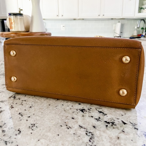 Michael Kors hand bag - Picture 3 of 5